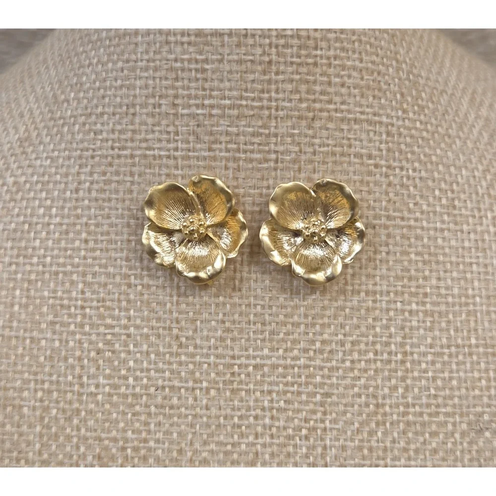 Stunning Vintage Sterling Silver Magnolia Flower Post Earrings Gold Tone